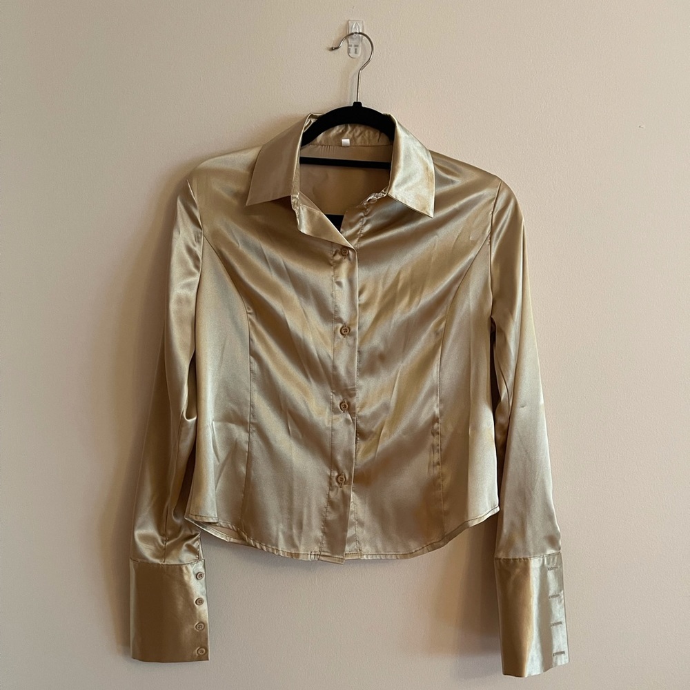 Women’s gold top